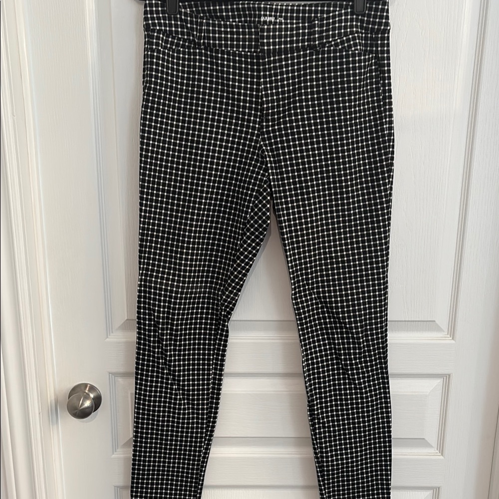 Old Navy Black and White Skinny Pants